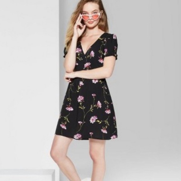 Wild Fable Black Floral V Neck Dress - Picture 1 of 2